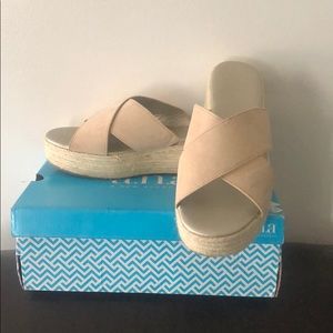 Ana gently used shoes
